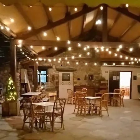 La Escuela De * Lirí
