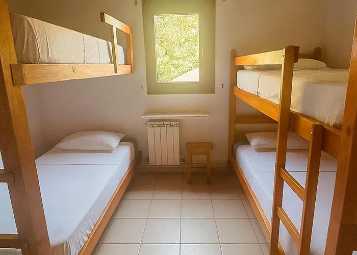 Hostel La Escuela De *